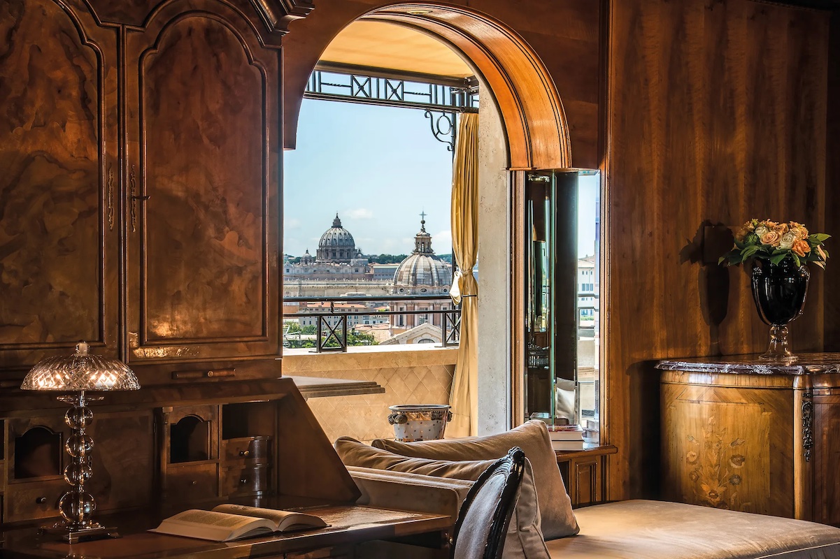 Hotel Hassler: A Timeless Icon of Rome hero image