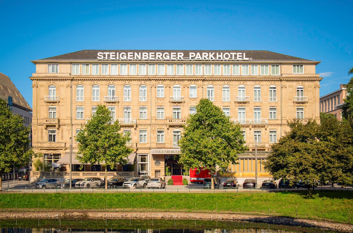 Parkhotel hero image