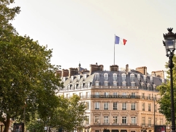 The Historic Grand Hotel du Louvre: A Parisian Icon image